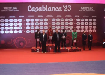 طارق بن هاشم يتوج بالميدالية الذهبية في المصارعة الحرة وزن 57 كلغ ضمن البطولة الإفريقية