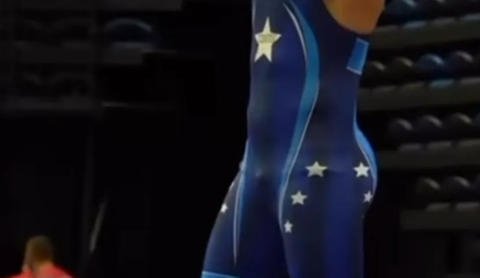 البطل المغربي زياد آيت أوكرام يحقق الميدالية الفضية