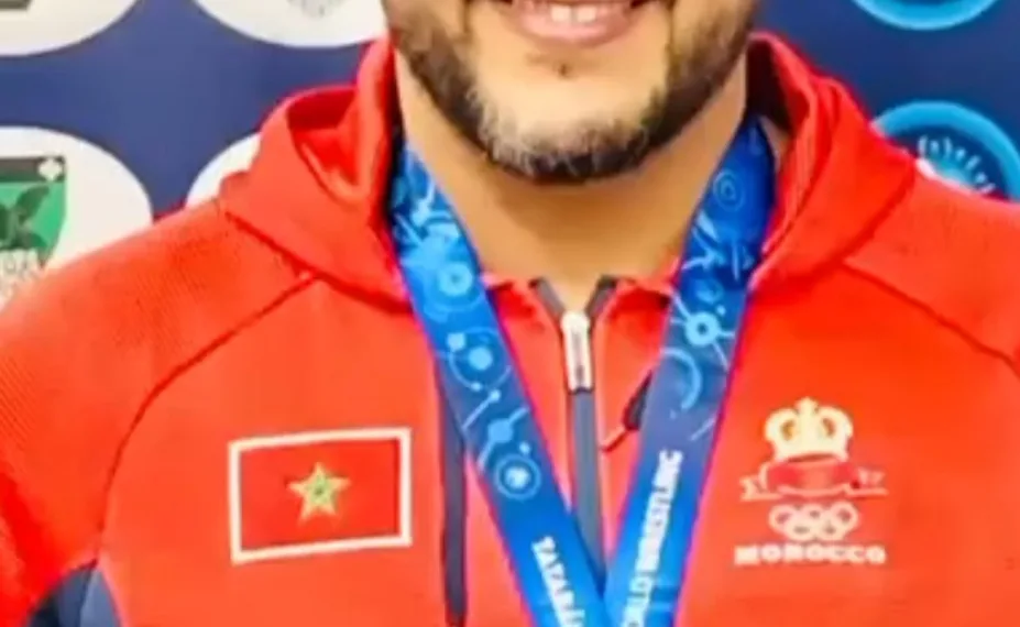 تهانينا للمصارع المخضرم عطافي شوقري على أدائه الاستثنائي في بطولة العالم للمخضرمين بالمجر.